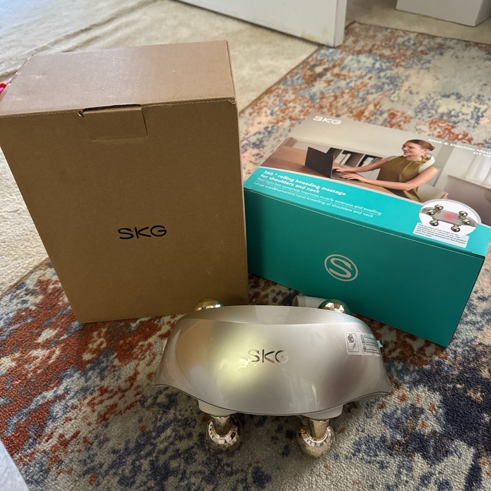 SKG neck and shoulder massager H7 ultra E